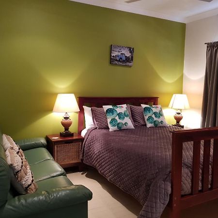 Sonja'S Bed And Breakfast Lightning Ridge Exterior photo