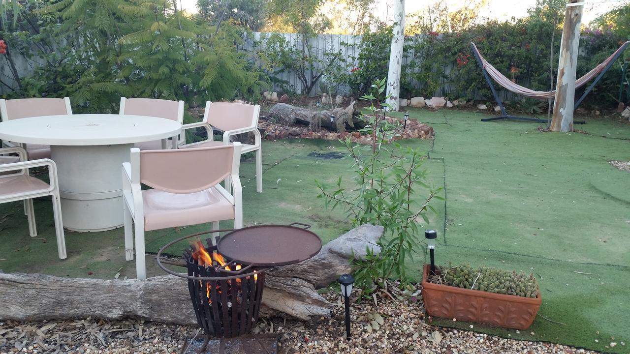 Sonja'S Bed And Breakfast Lightning Ridge Exterior photo