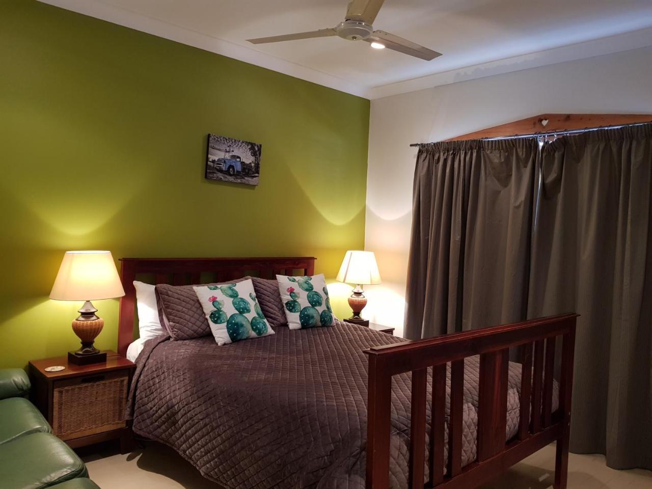 Sonja'S Bed And Breakfast Lightning Ridge Exterior photo